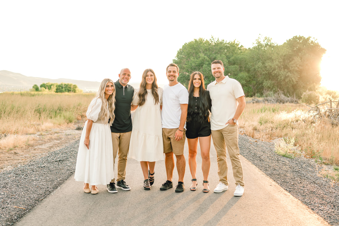 All the adults from an extended family portrait session in Utah by Flying Gull Photography