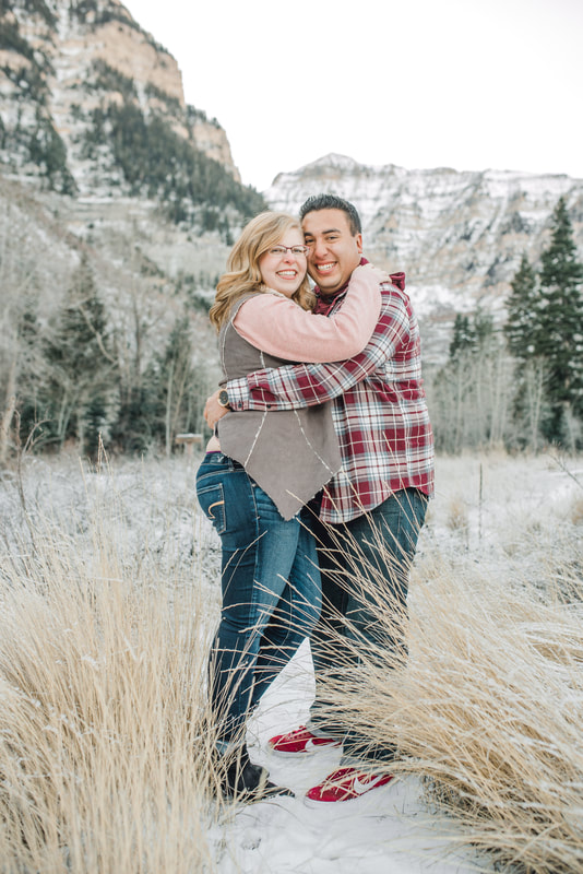Wintery engagement photos at Aspen Grove Utah