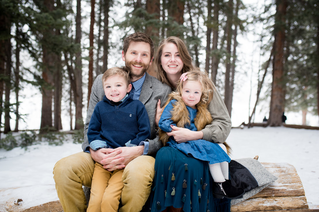 Family photo by Flying Gull Photography in Big Cottonwood Canyon Silver Lake