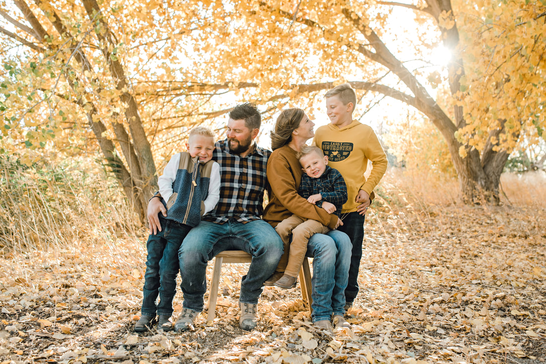 Fall family photos at Loch Lomond Pond in Saratoga Springs, Utah