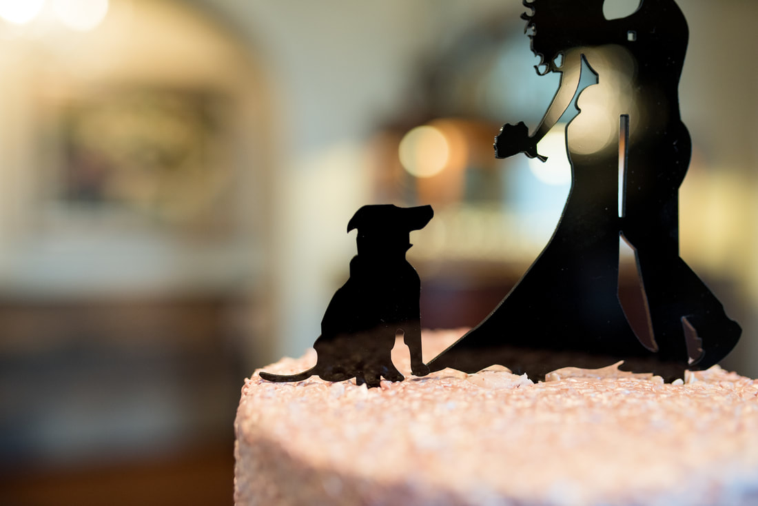 Wedding cake topper with dog