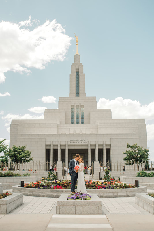 LDS wedding couple at the Draper Utah Temple