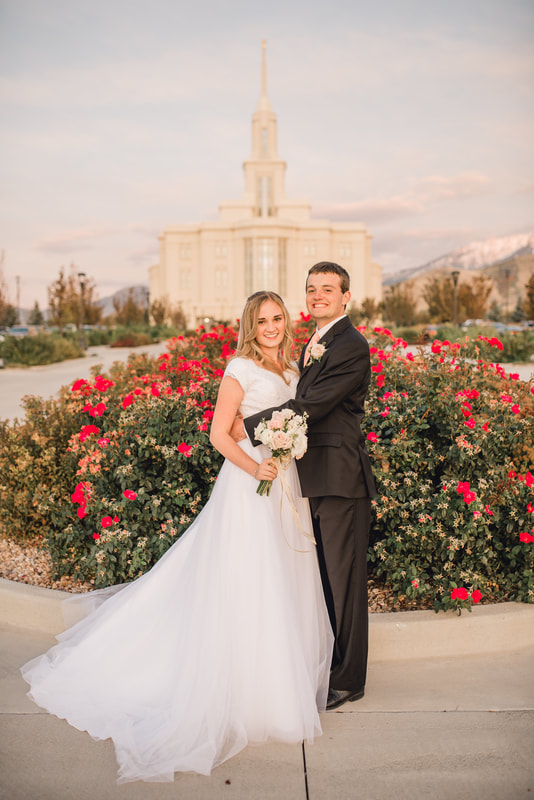 LDS wedding couple at the Payson Utah Temple