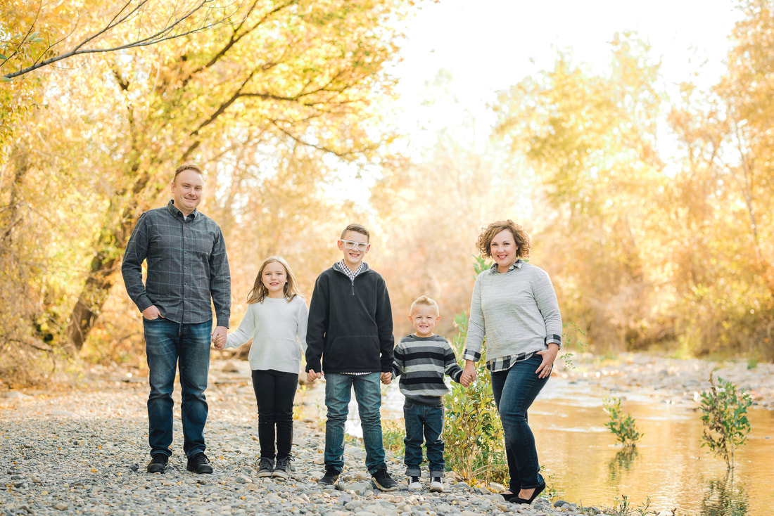 Family photos by Utah's best family photographer, Flying Gull Photography