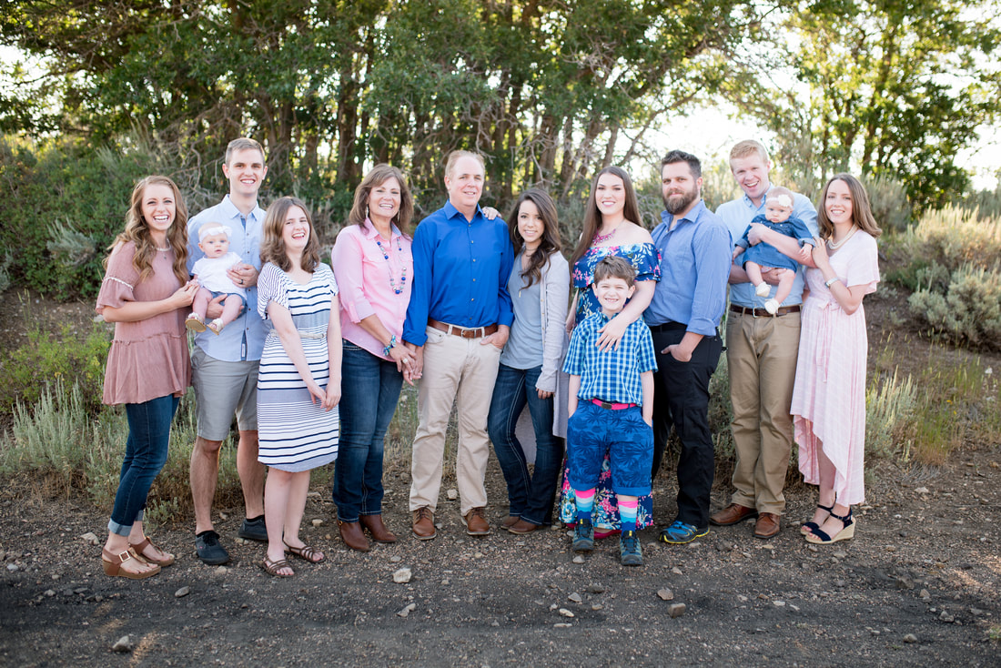 Extended family photo in Heber, Utah