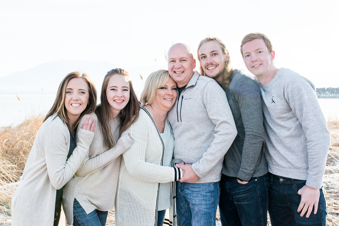 family pictures at Pelican Bay marina in Saratoga Springs, Utah, by Flying Gull Photography